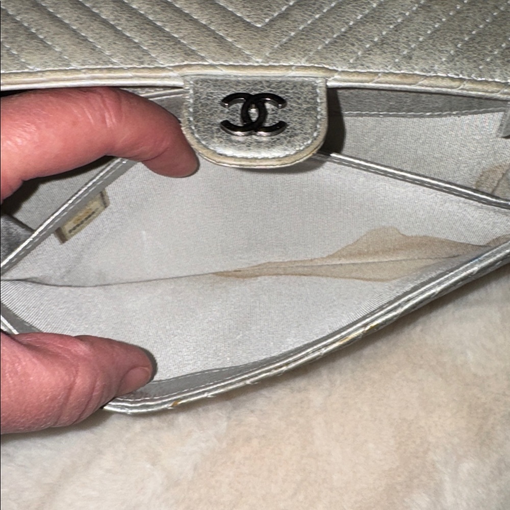 Chanel Chevron Quilted Flap Metallic Silver Wallet - Picture 15 of 17